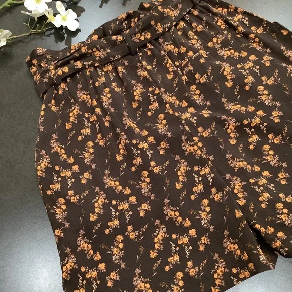 Jachs Girlfriend Floral Paper Bag High Waist Pull On Culotte Shorts NWT - Picture 11 of 16